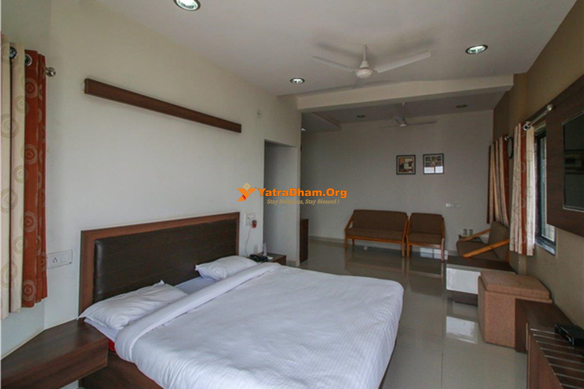 Toran Ambika Saputara Room