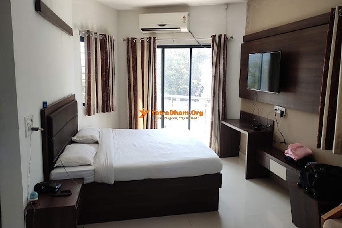 Toran Ambika Saputara Room