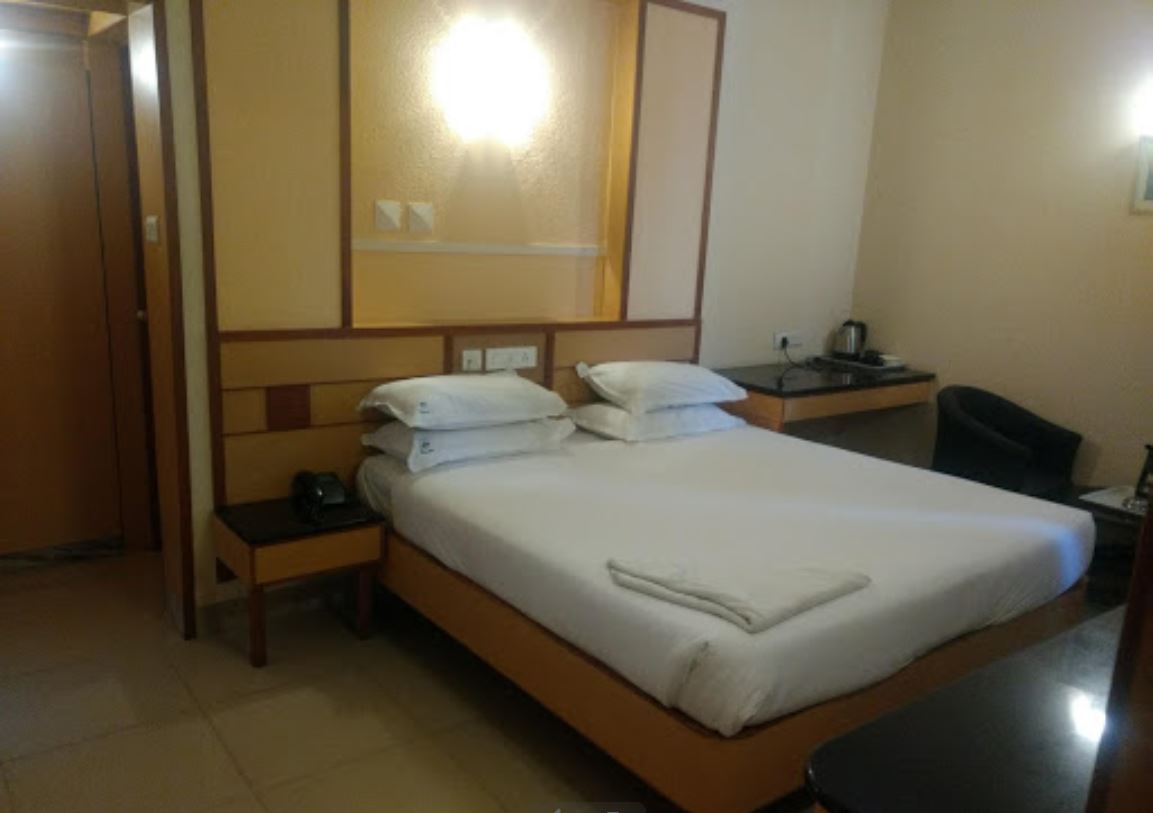 Hotel Iswariyaa Erode Room