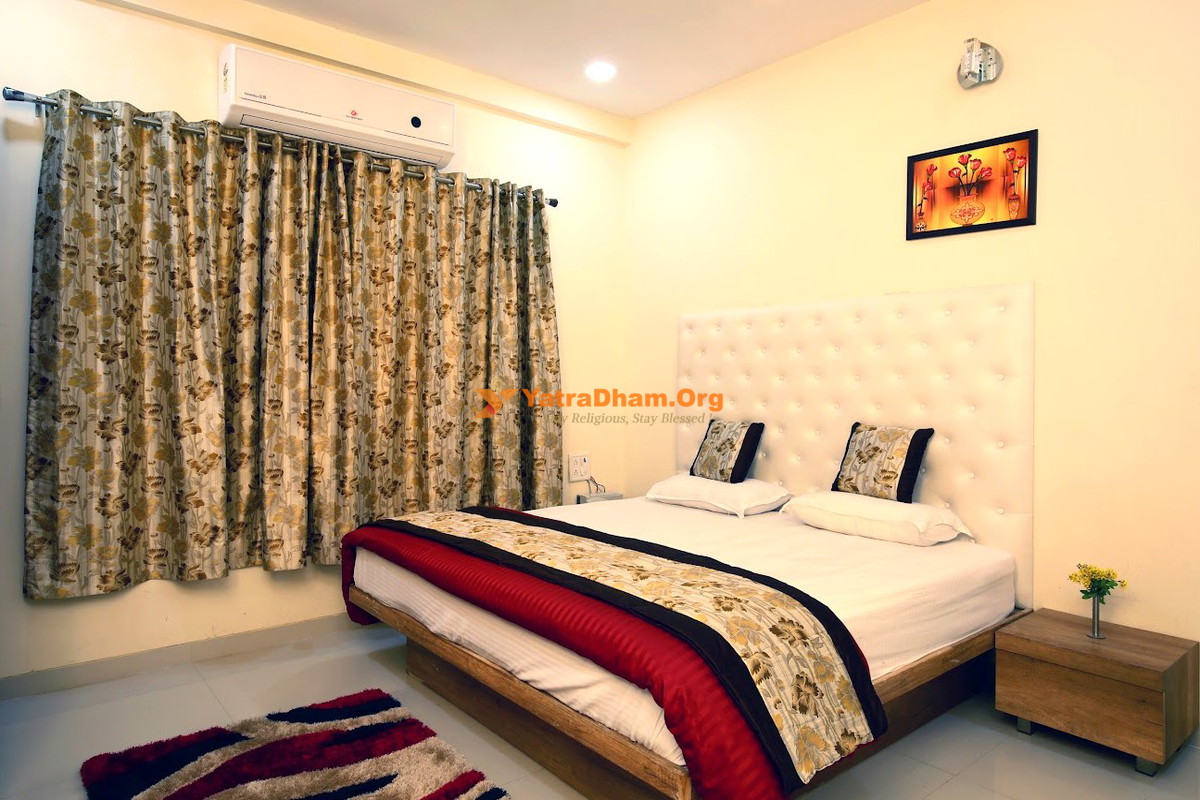 Hotel Girija Lenyadri 2 Bed Room