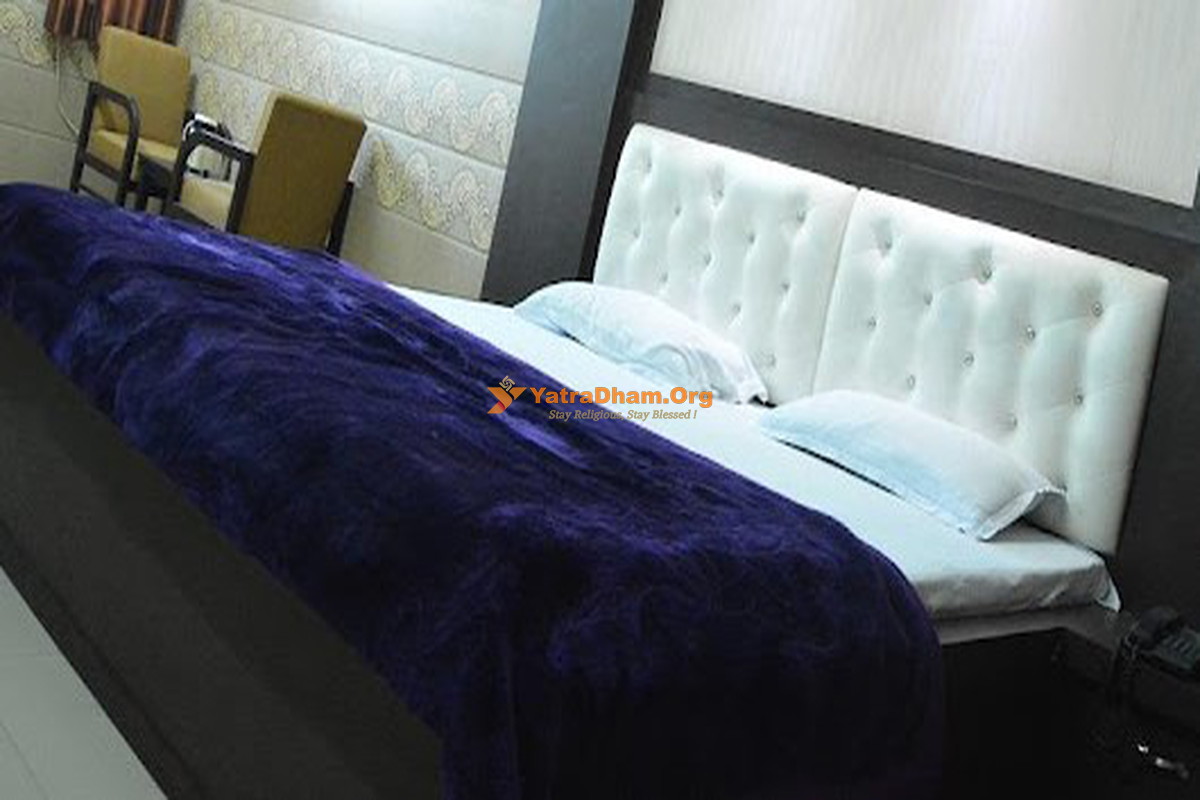  Khandelwal Seva Sadan Trust Mathura Double Bed Room