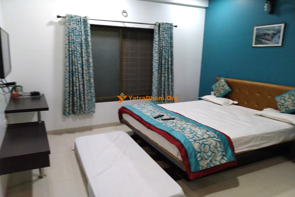 Hotel Girija Lenyadri 2 Bed Room