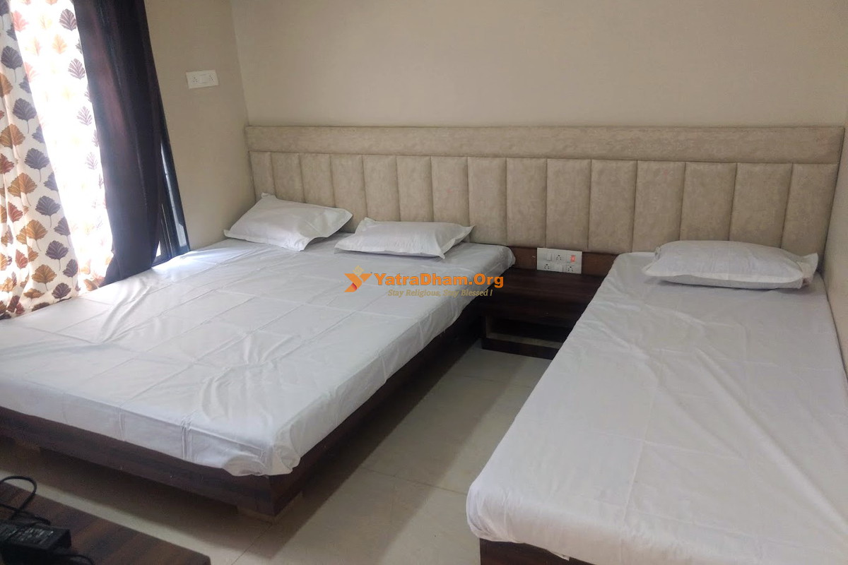 Agarwal Yatri Nivas Aundha Nagnath 3 Bed Room