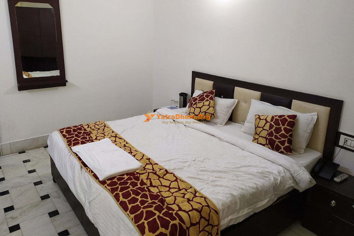 Hotel President Agra 4 Bed Room
