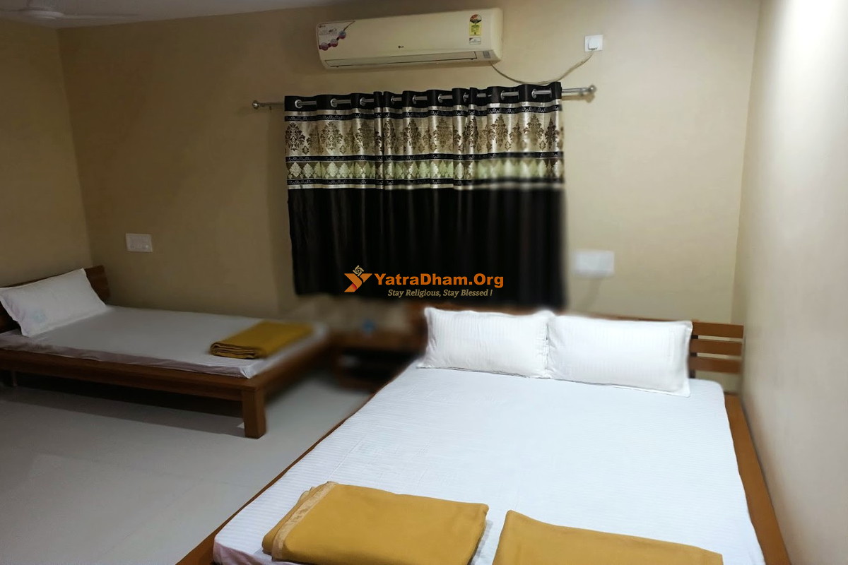 Payal Guest House Dabhoi 3 Bed Room