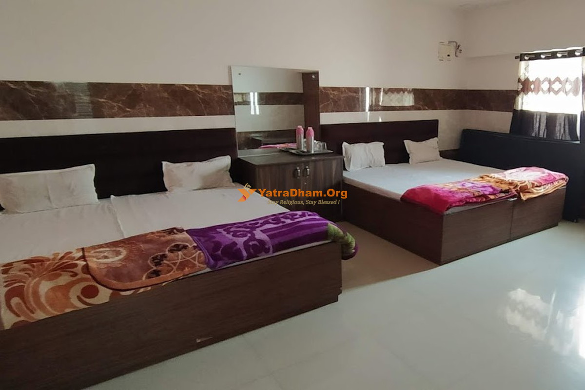 Gorakhpur Sindhi Dharmshala Room