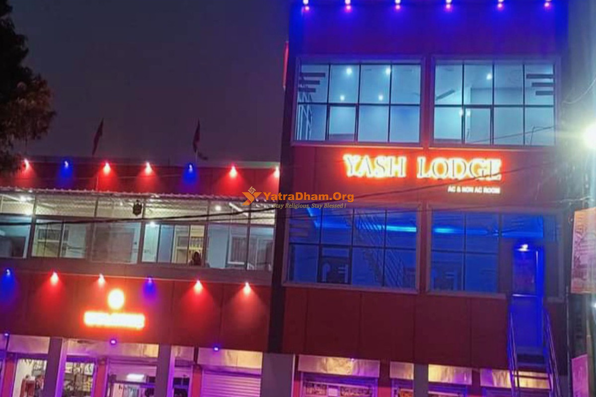 Yash Lodge Ghatampur Building