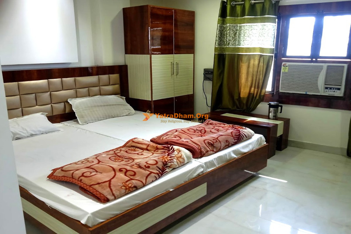 Hotel Kartar Yatri Niwas Kanpur 2 Bed Room