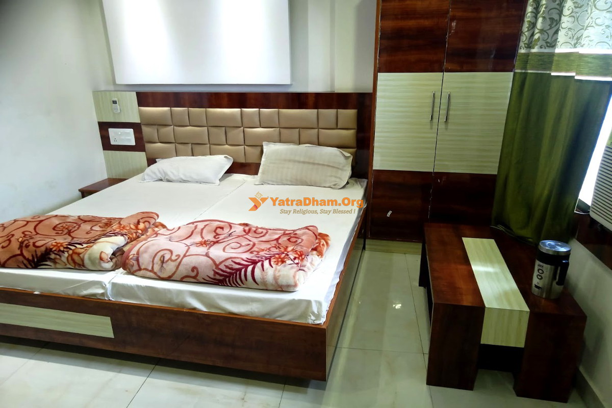 Hotel Kartar Yatri Niwas Kanpur 2 Bed Room