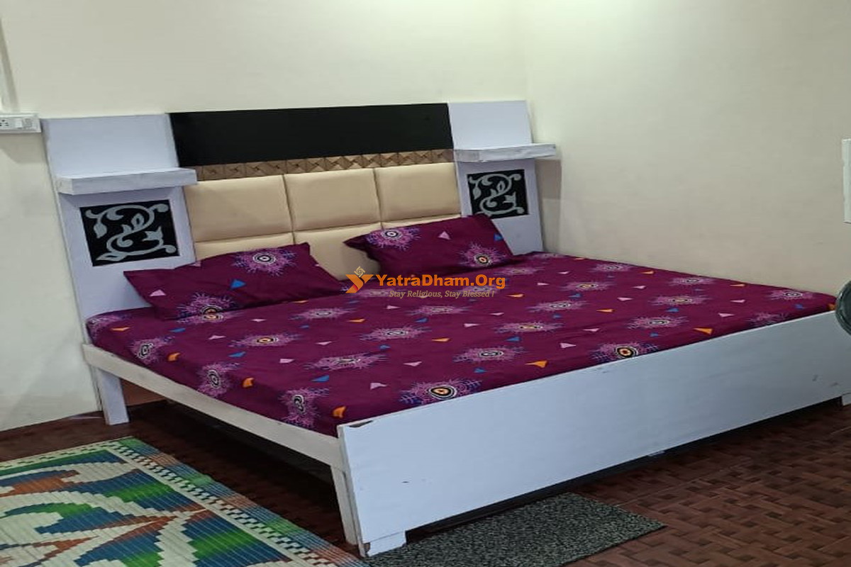 Chaukhamba View Resort Guptkashi 2 Bed Room