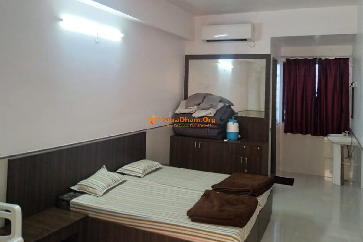 Udaipur Shri Padmanabha Swami Jain Teerth Room View