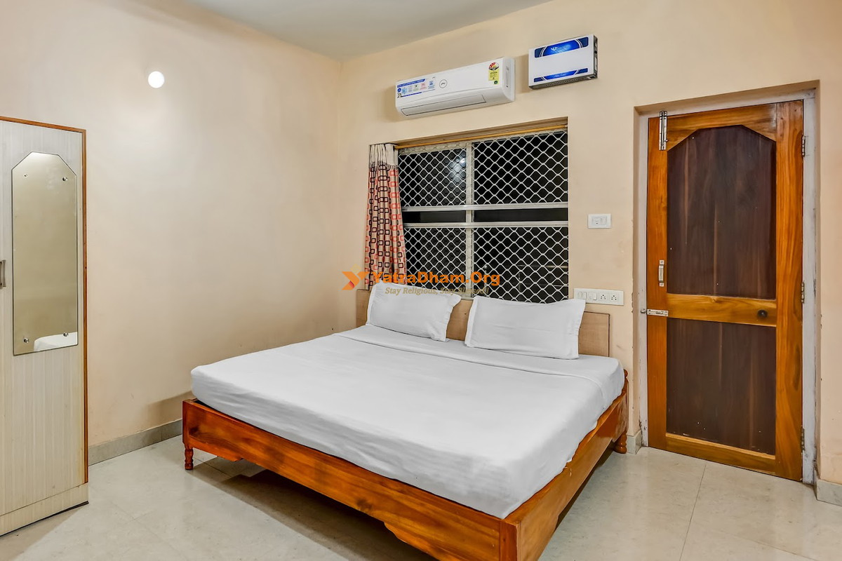 Jagannath Puri Hotel Bay Inn 2 Bed Room View