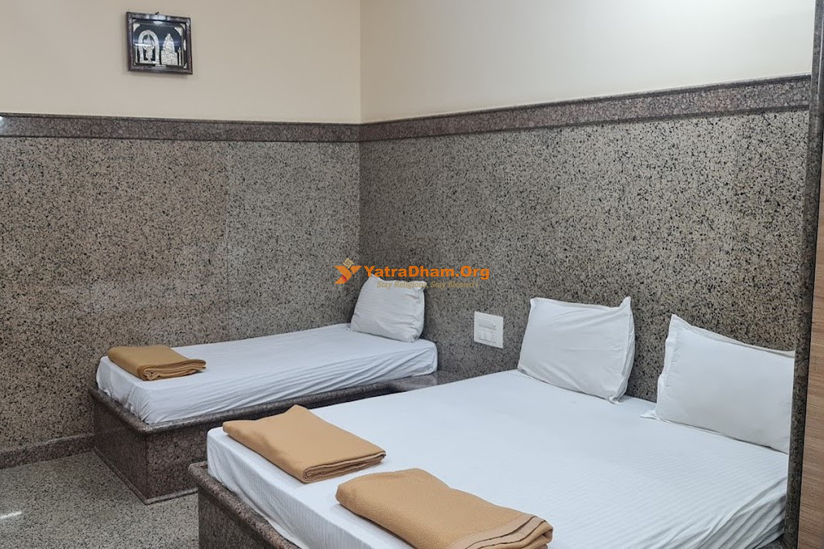 Vasavi Bhavan Shirdi 3 Bed Room