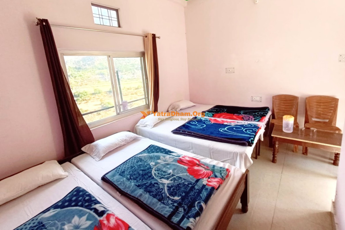 Hotel Vijay Lok Dunda Uttarkashi 4 Bed Room View