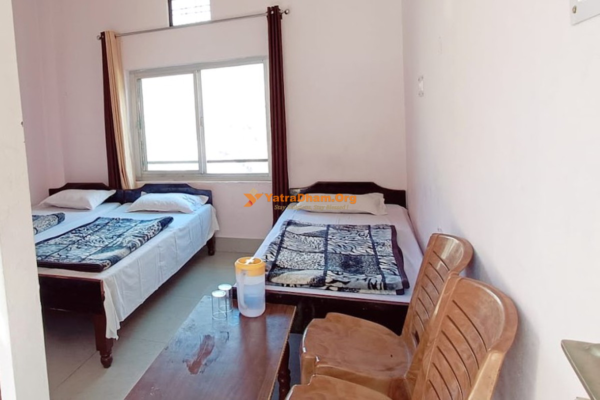 Hotel Vijay Lok Dunda Uttarkashi 3 Bed Room View