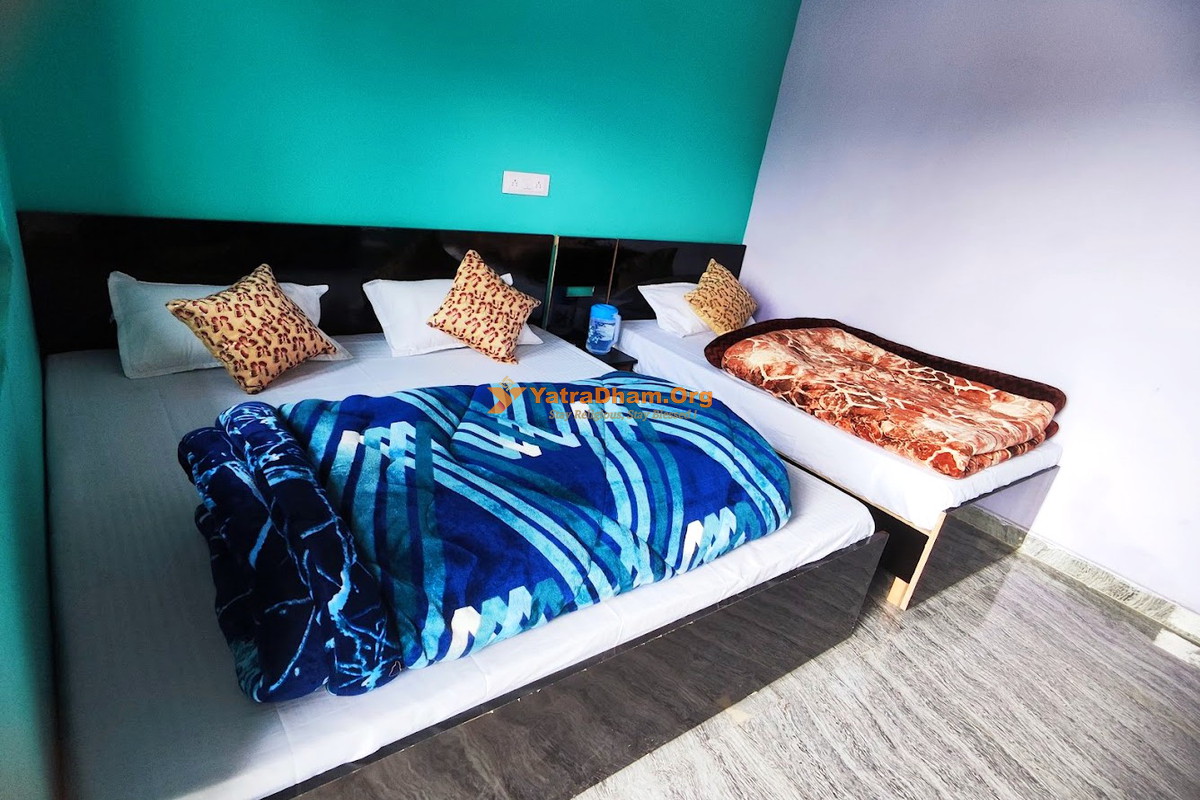 Kanhaiya Tourist Lodge Trijuginarayan 3 Bed Room