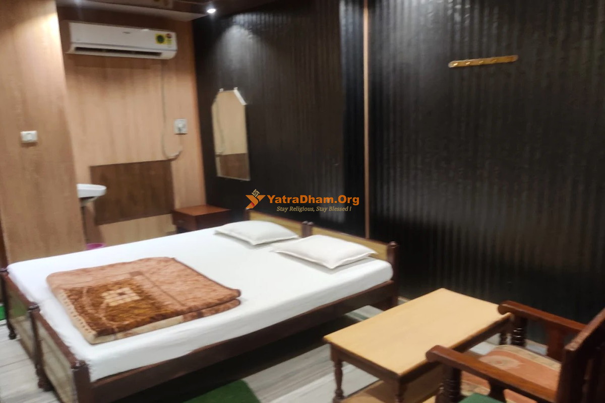 Hotel Krishan Kanhaiya Jaunpur 2 Bed Room