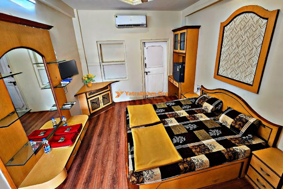 Parvati Lodge And Hotel Atpadi 2 Bed Room