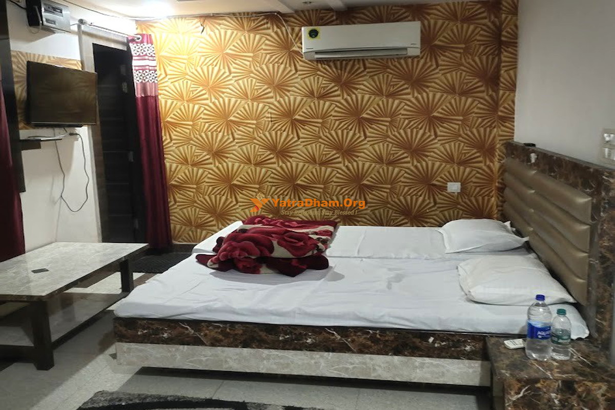 Hotel Kartar Yatri Niwas Kanpur 2 Bed Room