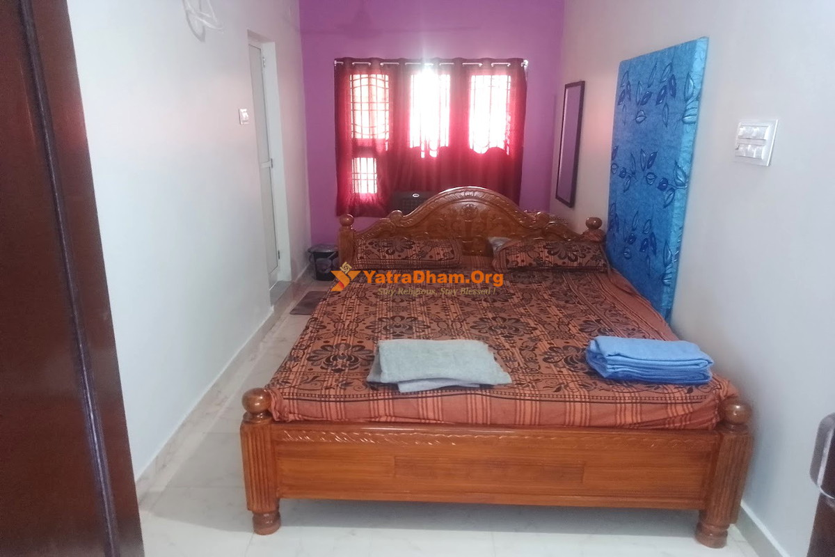Pithapuram Sri Dattatreya Niwas 2 Bed Room View
