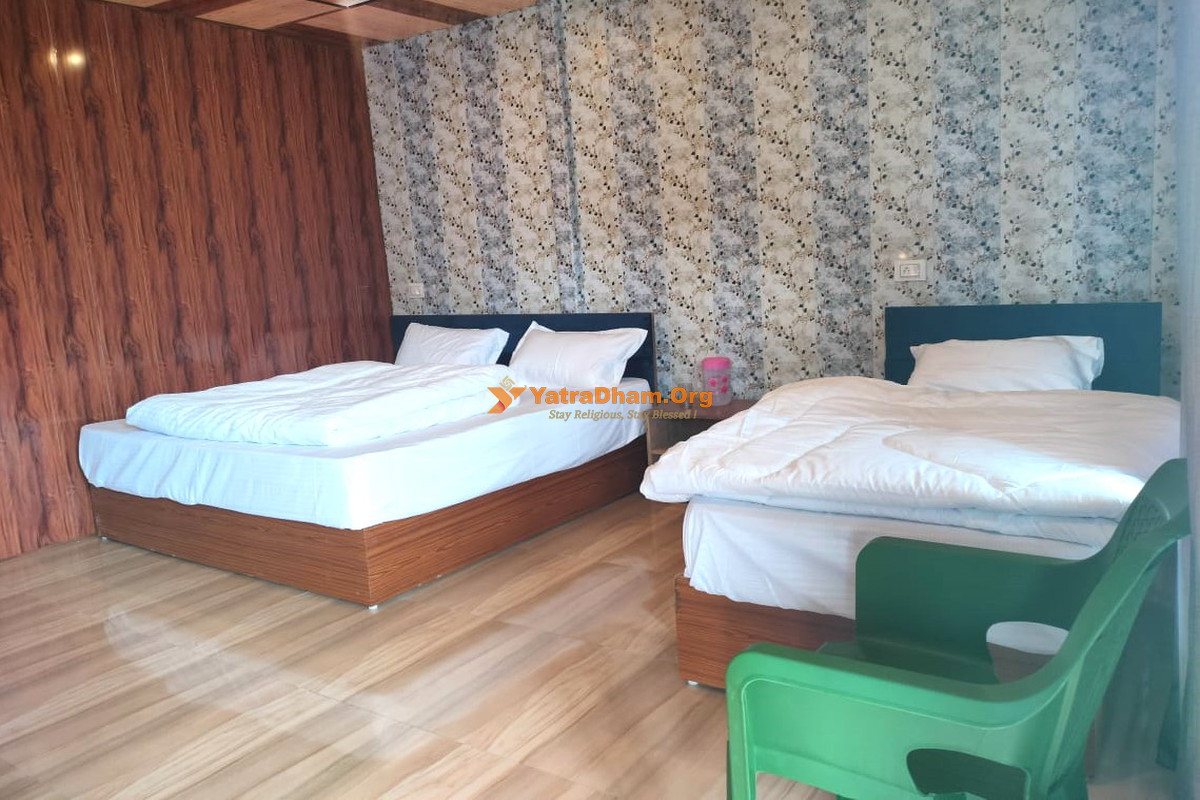 Chaukhamba View Resort Guptkashi 3 Bed Room