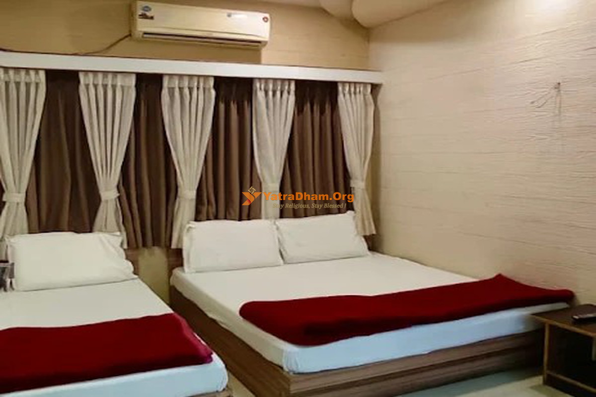 Hotel Madhav Virpur 3 Bed AC Room View