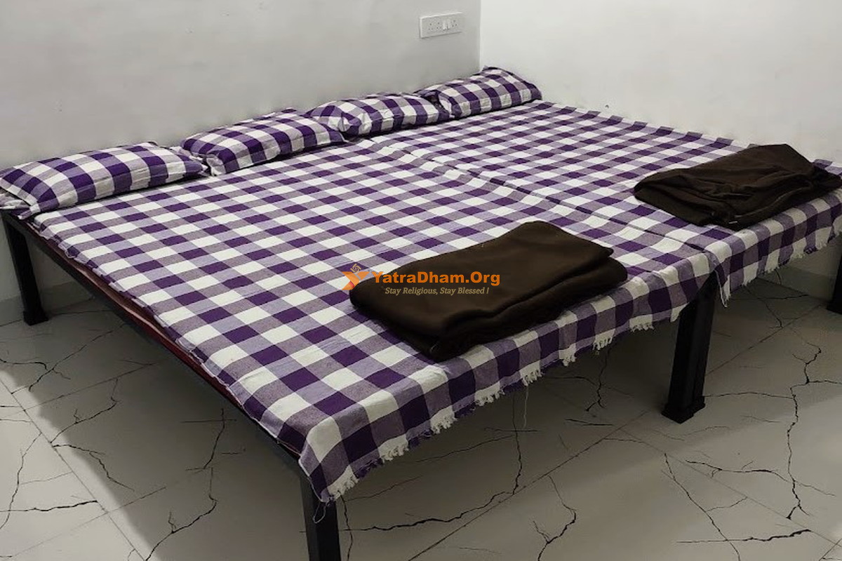 Tuljapur Aaisaheb Bhakt Niwas Room View