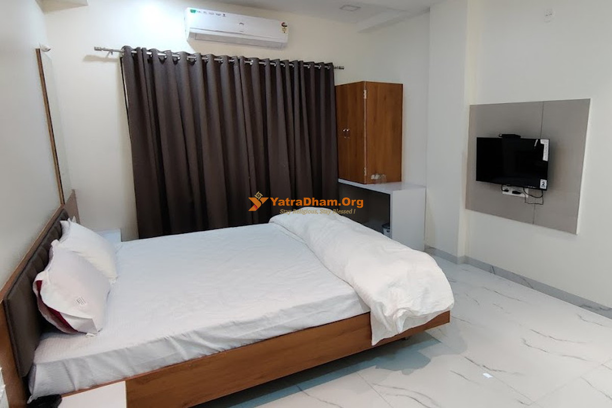 Grishneshwar Hotel Mayur Residency 2 Bed Room View