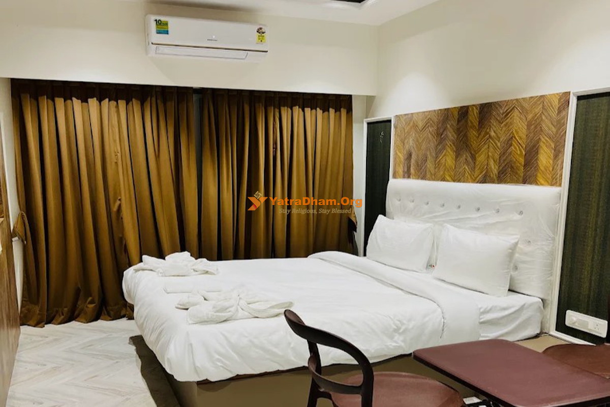 The Grand Leela Resort Khopoli Room