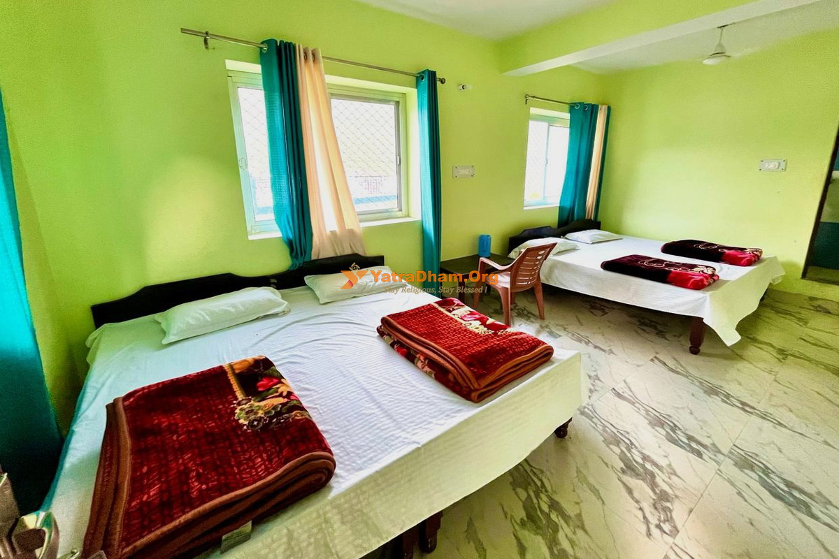 Hotel Vijay Lok Dunda Uttarkashi 4 Bed Room View