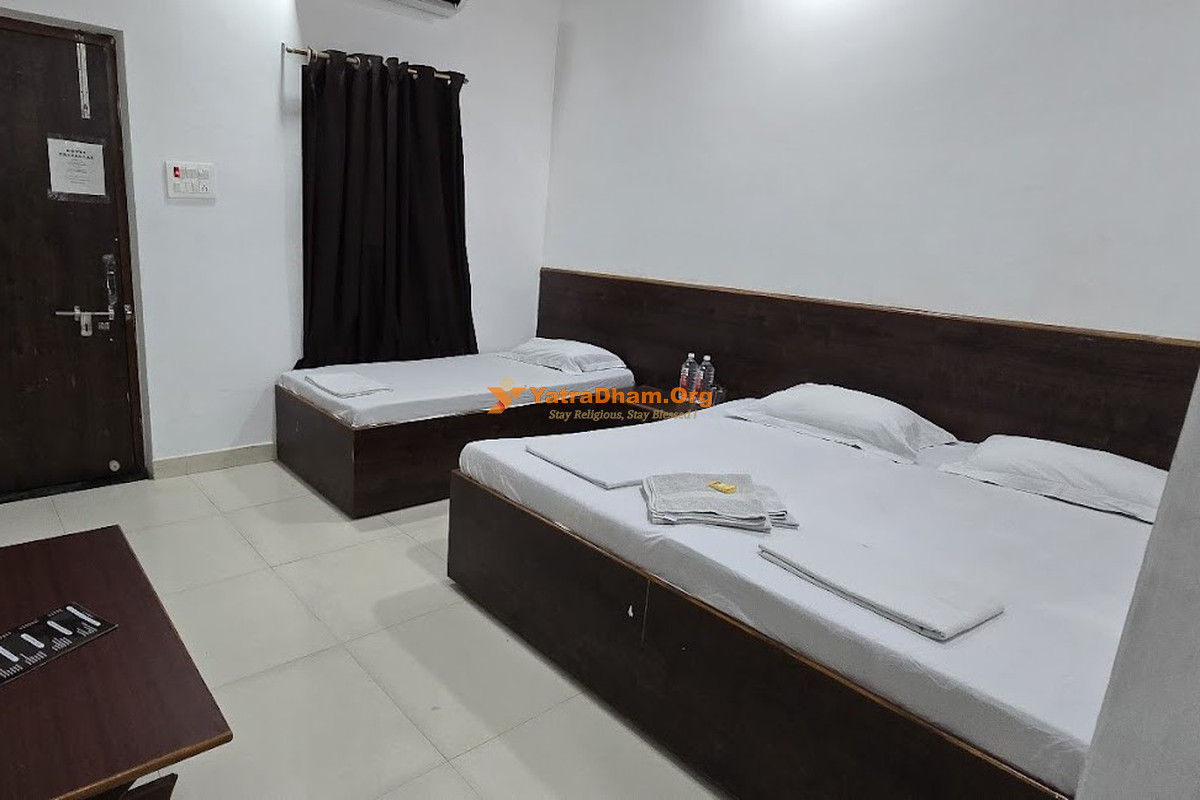 Hotel Vrindavan Fatehpur Sikri 3 Bed Room