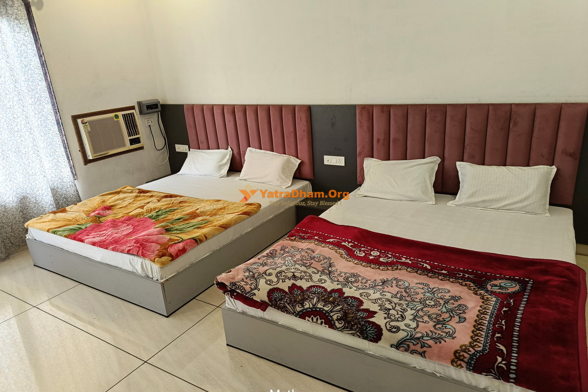 Radha Damodar Guest House Mathura 4 Bed Room