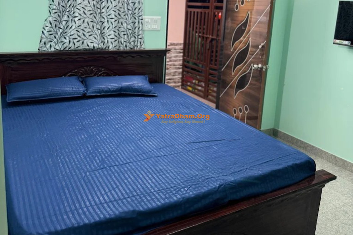 Pavan Grands Lodge Ramachandrapuram Room