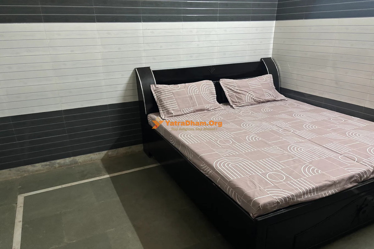 Kanha Sewa Dham Ashram Barsana 2 Bed Room