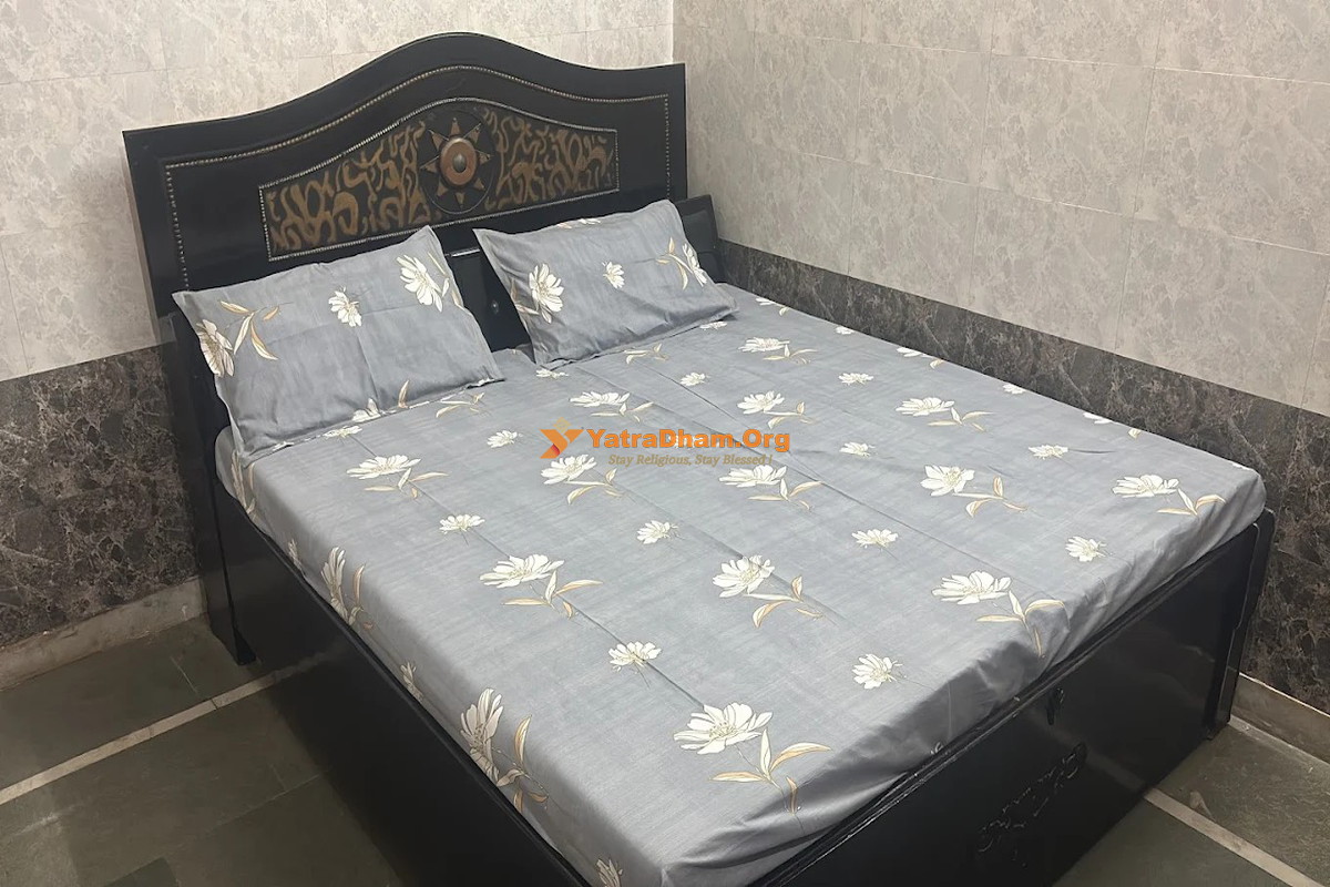 Kanha Sewa Dham Ashram Barsana 2 Bed Room