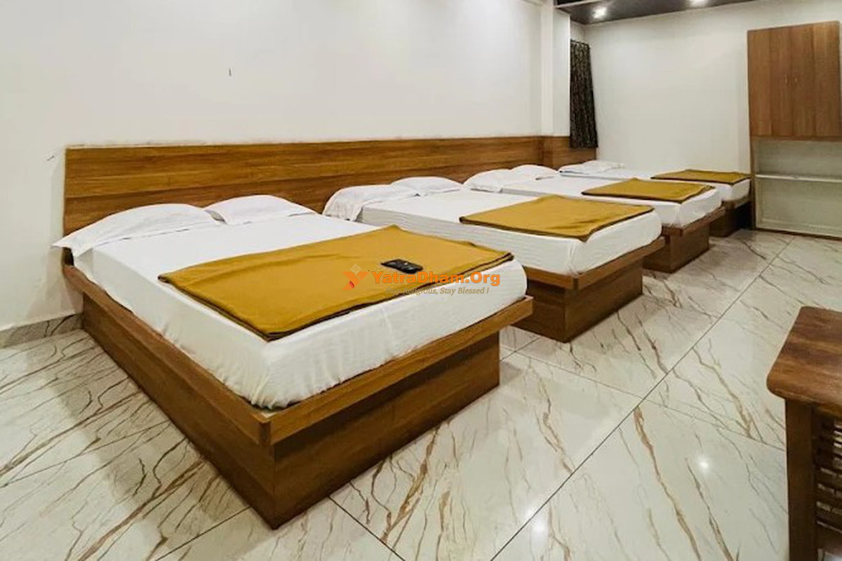 Shree Balaji Lodging Kolhapur 8 Bed Room