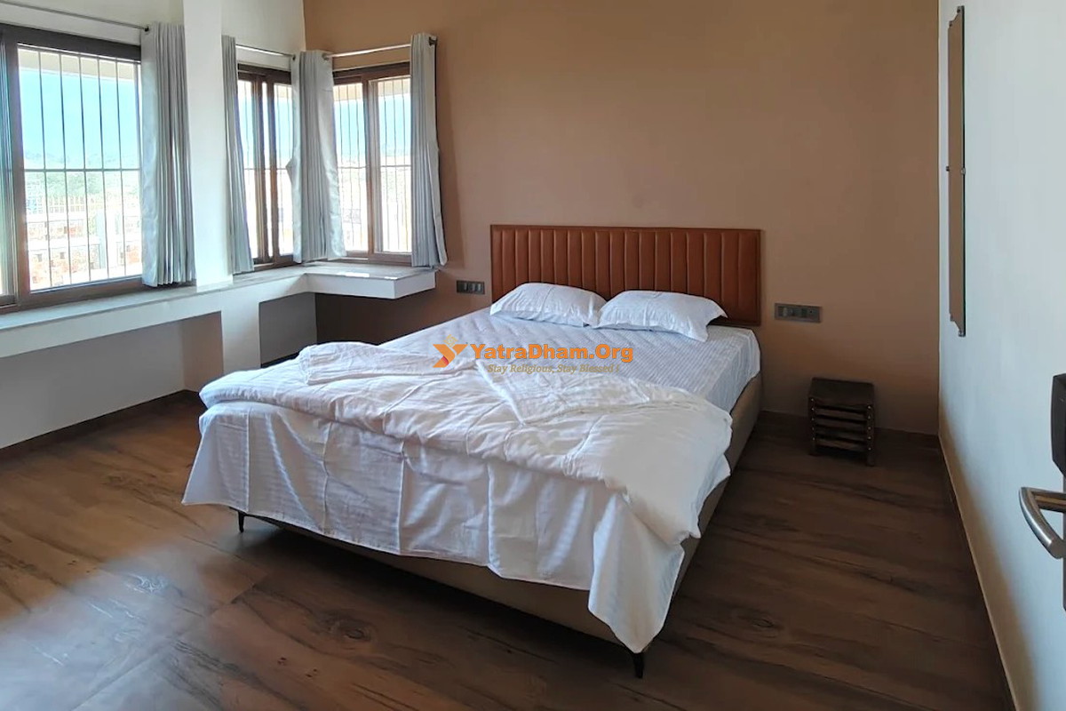 Parin Hotel and Resort Ganpatipule 2 Bed Room