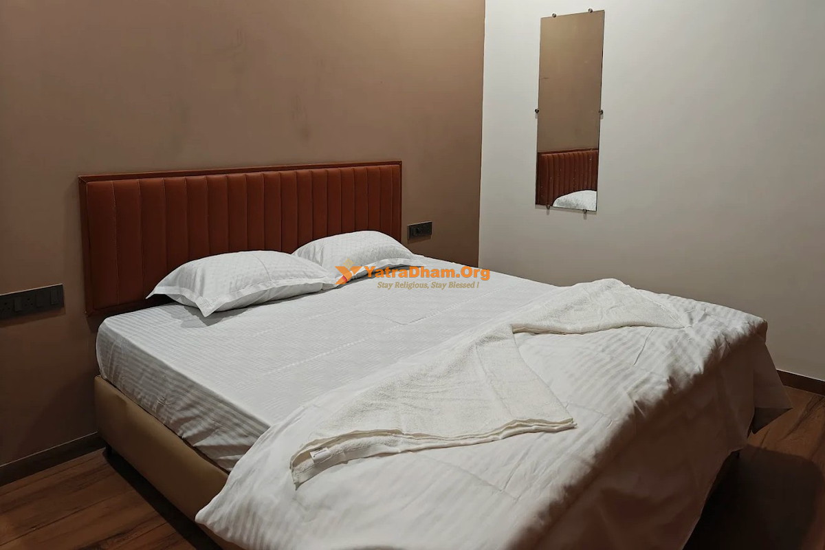 Parin Hotel and Resort Ganpatipule 2 Bed Room