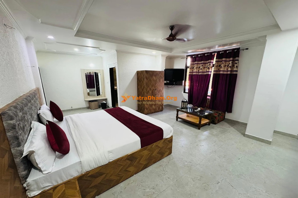Hotel Natraj Pachmarhi Room
