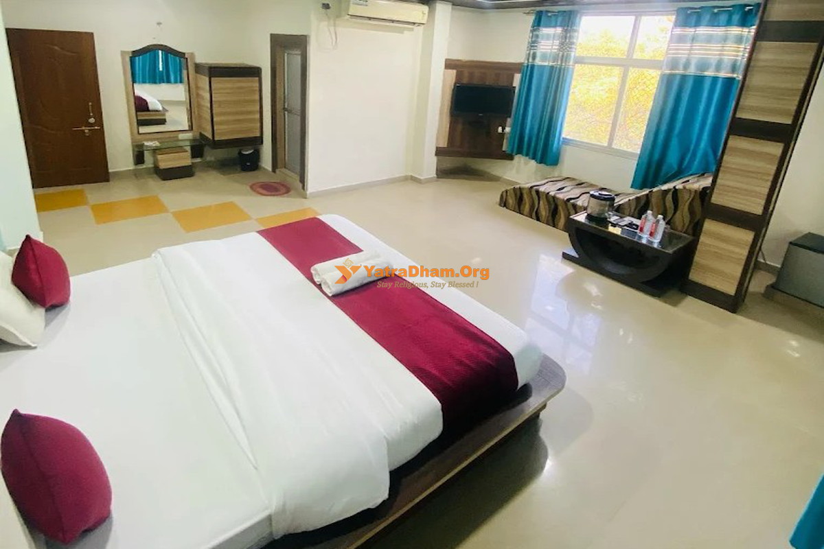 Hotel Natraj Pachmarhi Room