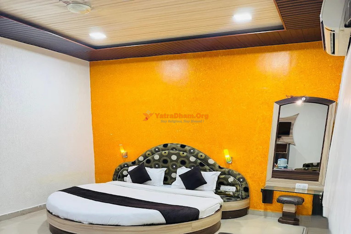 Hotel Natraj Pachmarhi Room