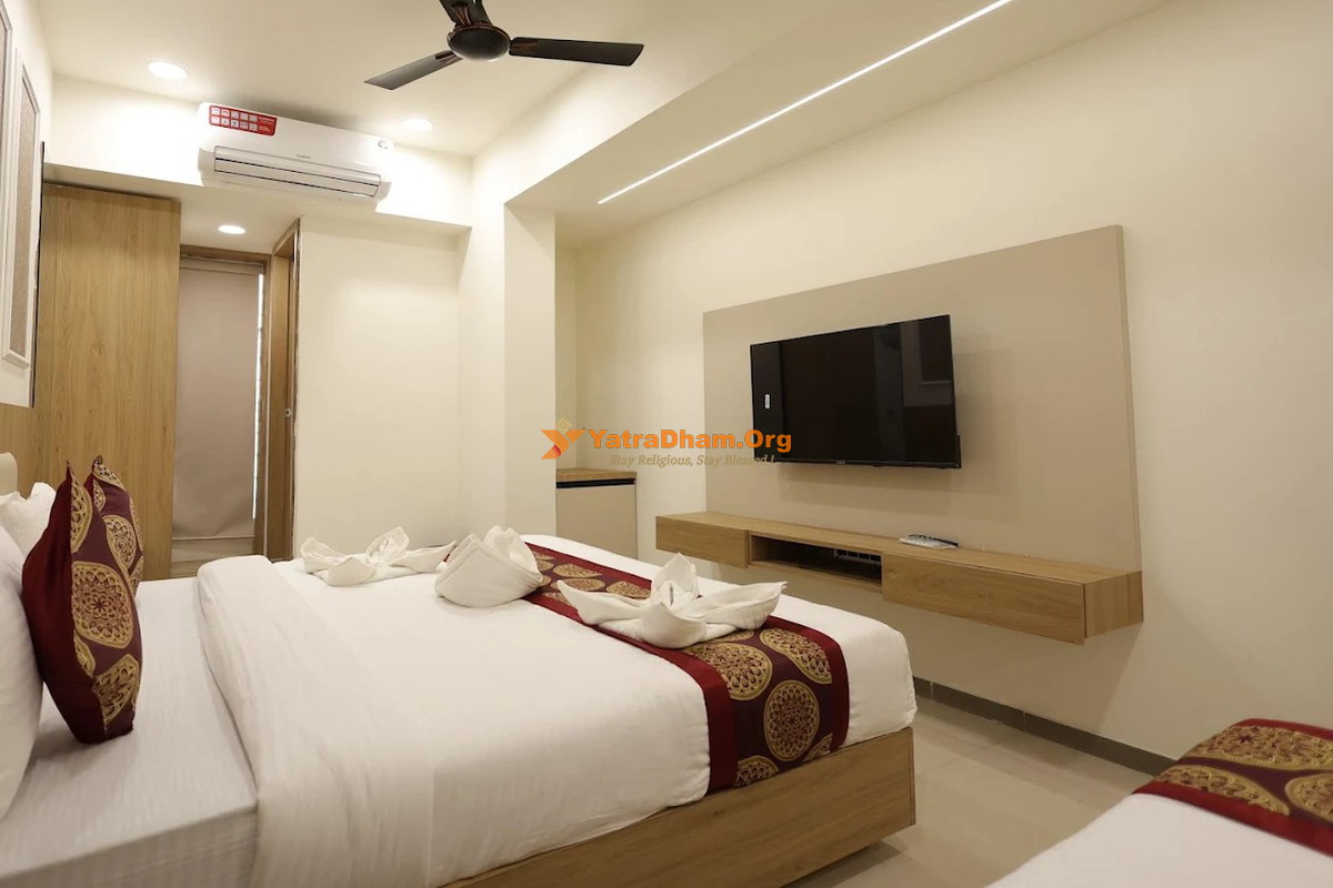 Hotel Prayagraj Junagadh 3 Bed Room