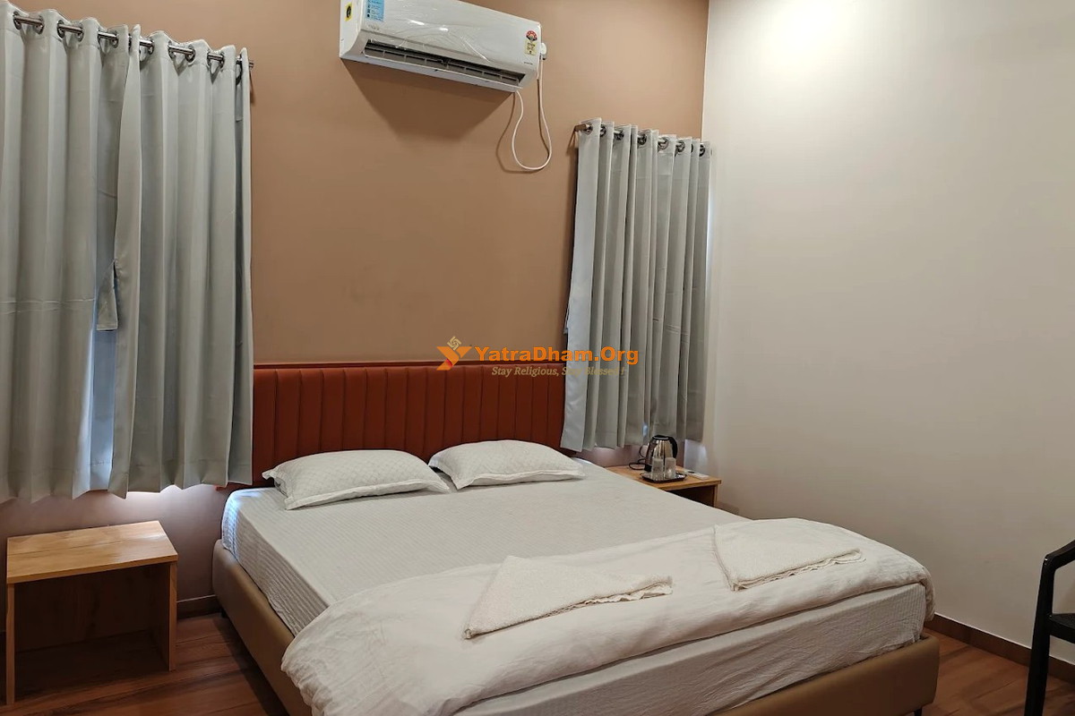 Parin Hotel and Resort Ganpatipule 2 Bed Room