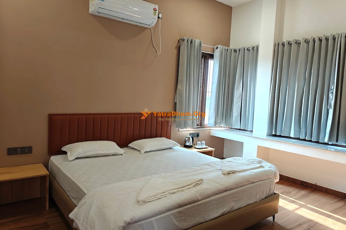 Parin Hotel and Resort Ganpatipule 2 Bed Room