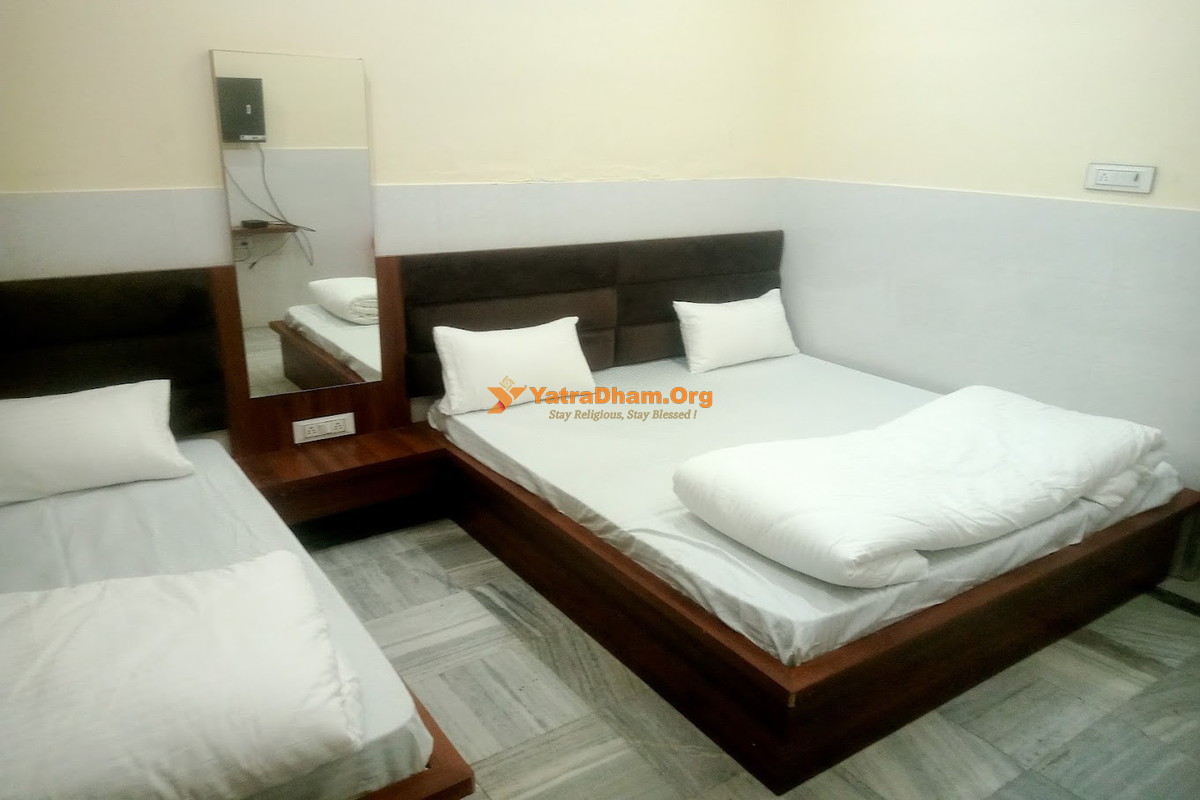 Hurkat Sewa Sadan (Bombay Dharmshala) Salasar 3 Bed Room