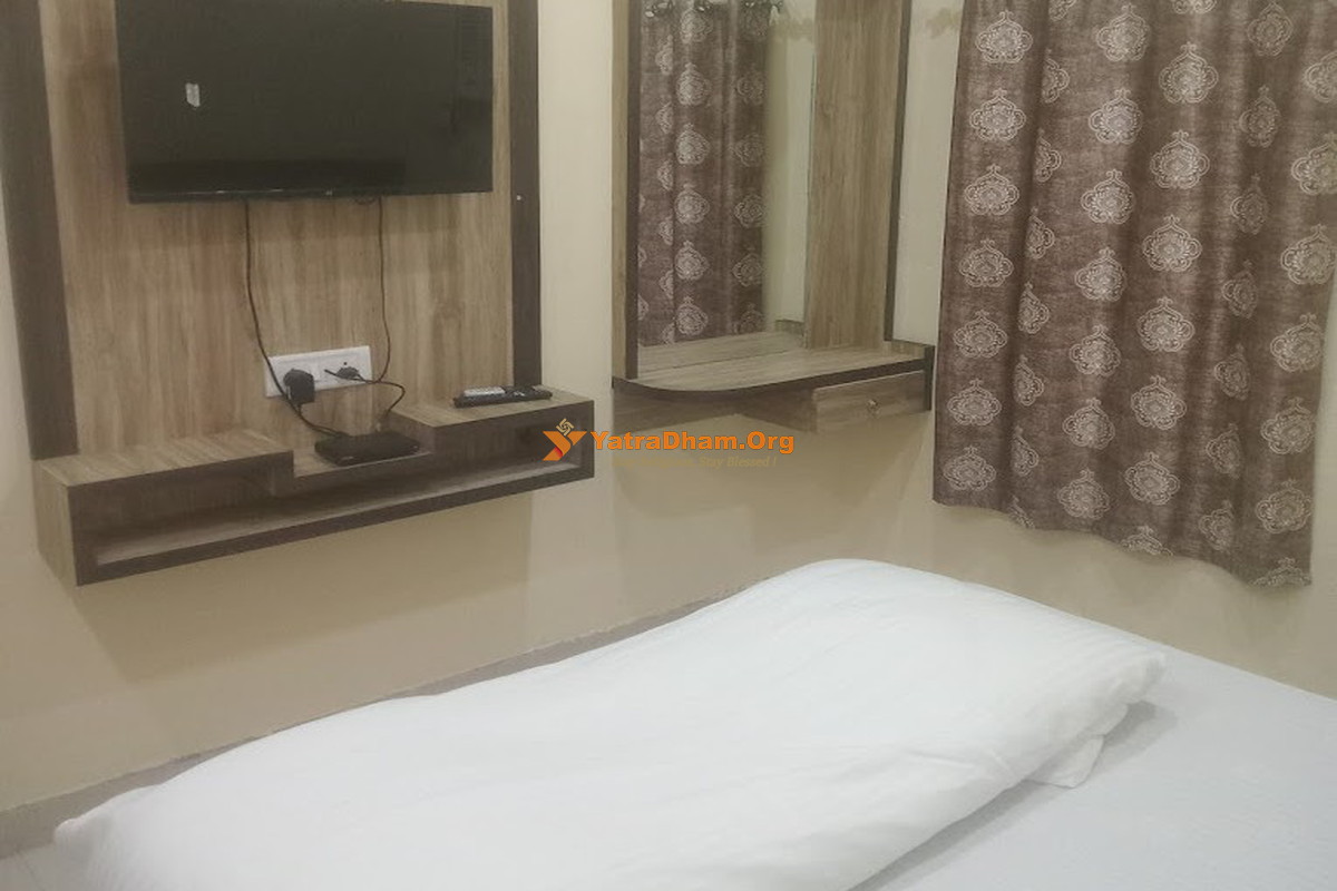 Hurkat Sewa Sadan (Bombay Dharmshala) Salasar 2 Bed Room