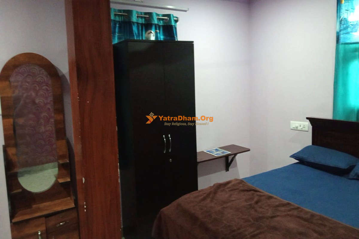 Pavan Grands Lodge Ramachandrapuram Room