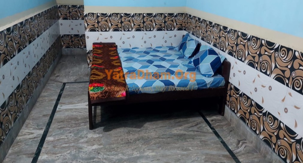 Shri Giriraj Ashram Dham - Mathura Room View