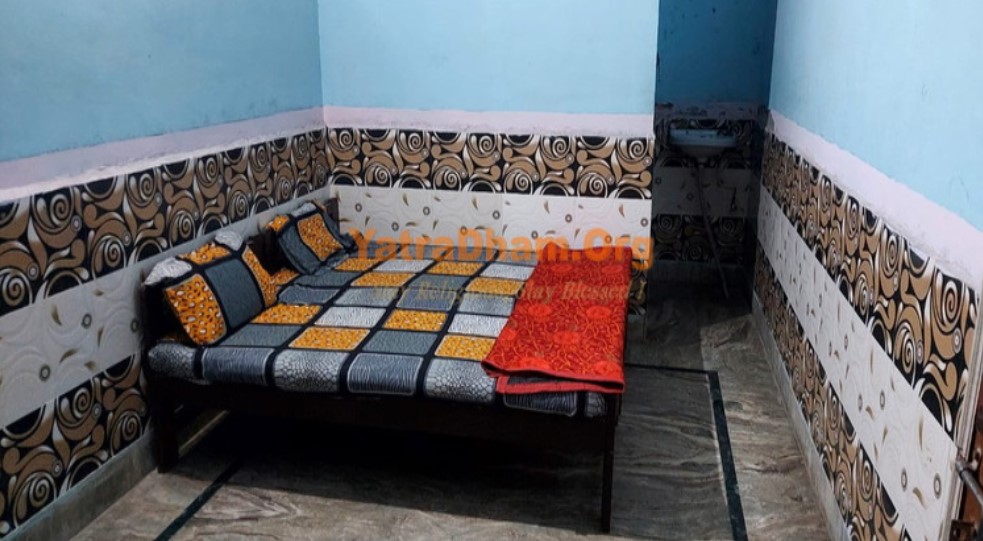 Shri Giriraj Ashram Dham - Mathura Room View