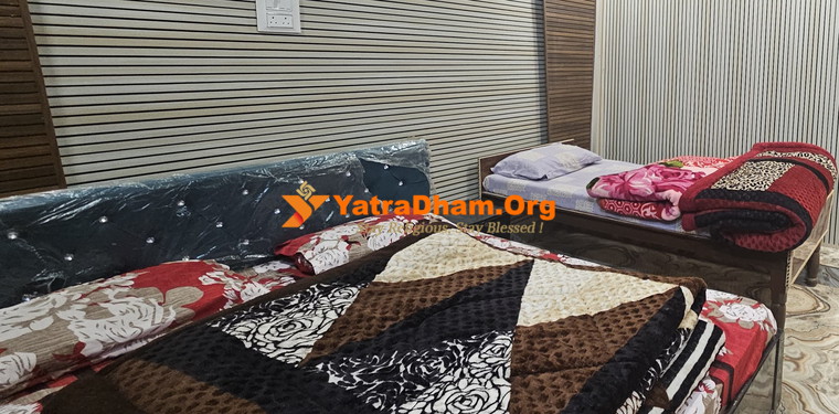 Shri Hari Om Tatsat Home Stay Chandrapuri 3 Bed non-AC Room